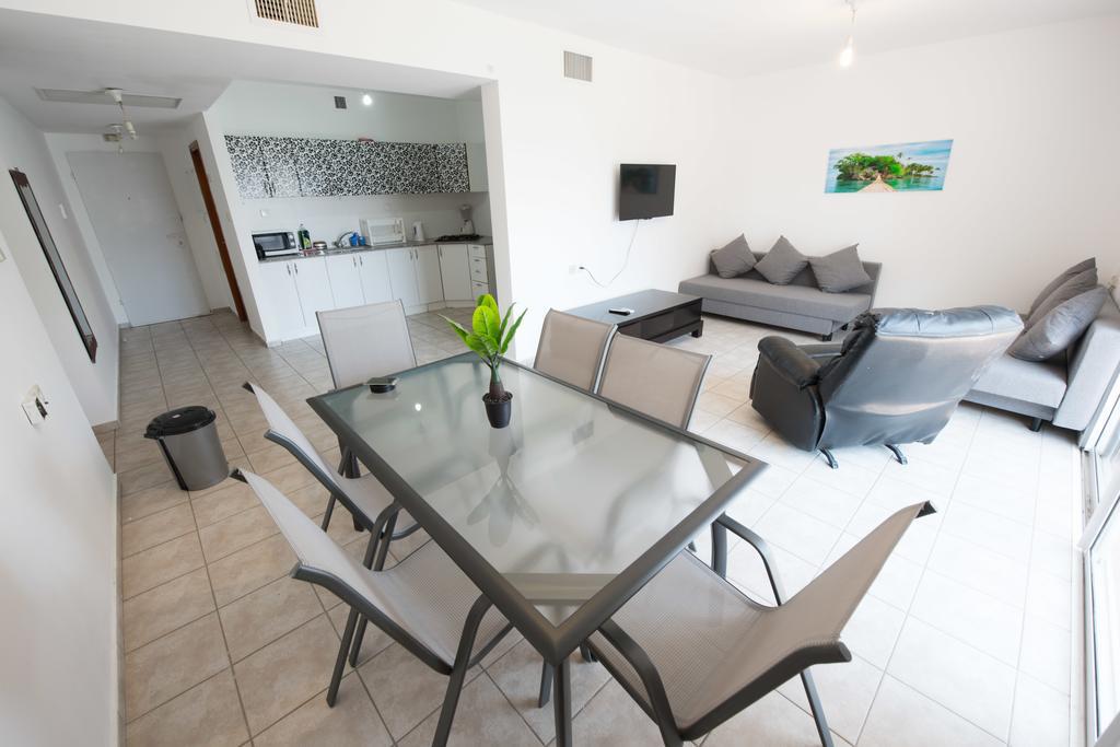C Class Apartment Eilat Luaran gambar